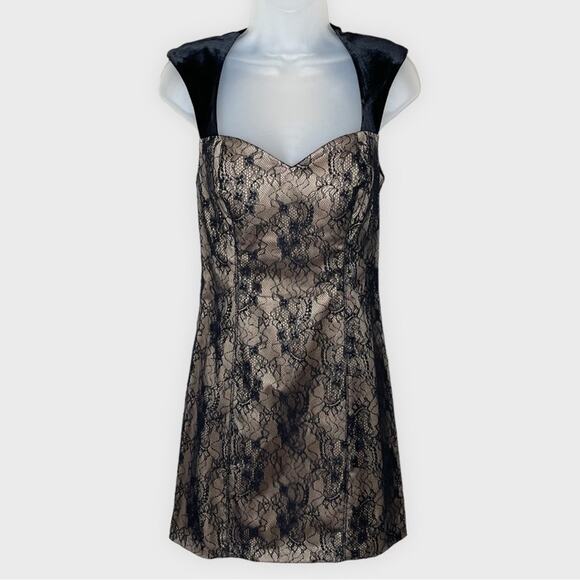 GUESS black lace overlay sleeveless mini dress w/velvet shoulder size 4 Swiftie - Picture 2 of 5